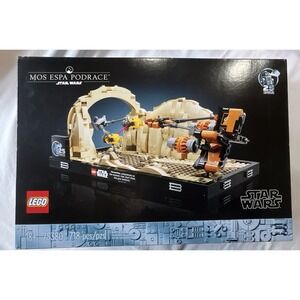 LEGO Star Wars Mos Espa Podrace Diorama (set 75380).
